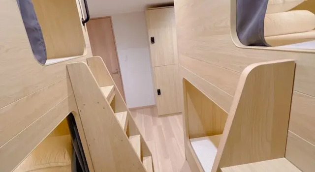 Четырёхместный номер Comfort Snowball Hostel