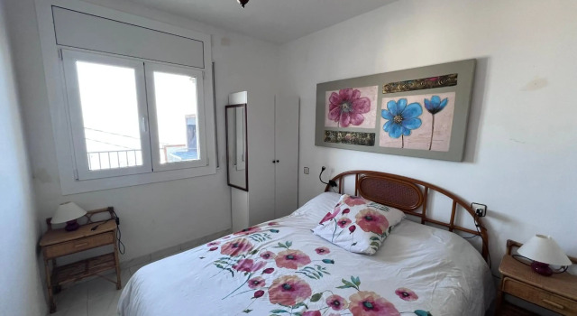 Bonito apartamento con vistas al mar y piscina