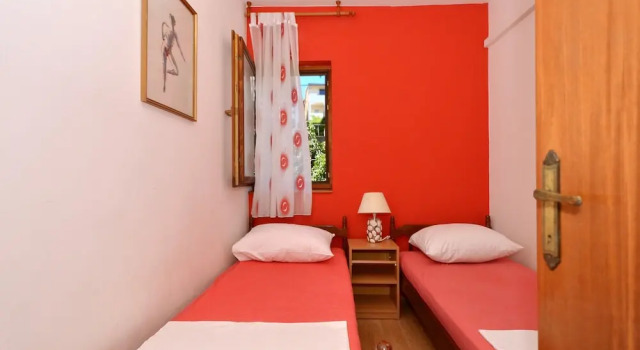 C - apt w. Balcony, Shared Terrace & the sea View, Забронировать Апартаменты/квартира Арбания Трогир