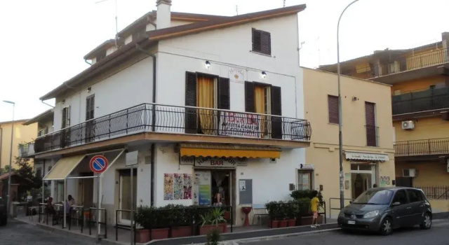 B&B Royale, Varaa Bed and Breakfast Hotellit Rooma uima-altaalla, Uima-allas