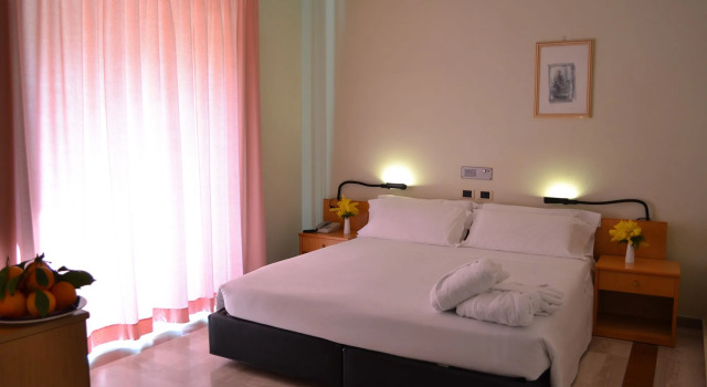 Hotel Pomara, Забронировать Отель Сан-Микеле-ди-Ганцария Долина Ното