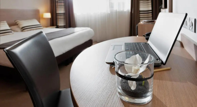 Standardowy trzyosobowy rodzinny pokój 2 sypialnie Forme-Hotel Montpellier