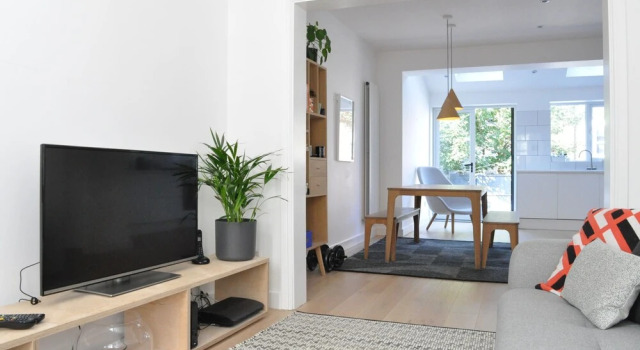 Fantastic 2 Bedroom 2 Storey House in Tooting, Забронировать Отель Отели Англии 3 звезды, 3*