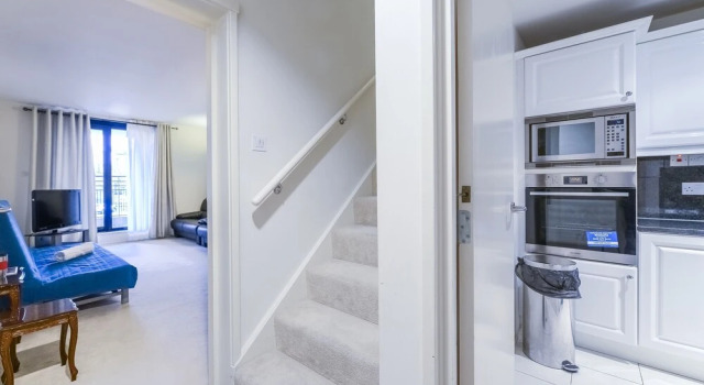 355 - Point West 2 bedroom apartment, Забронировать Апартаменты/квартира Кенсингтон и Челси Лондон, рядом с Здание «Мишлен Хауз»