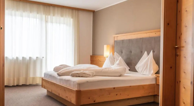 Полулюкс Hotel Lisetta