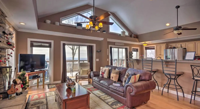 Коттедж Beech Mountain Retreat w/ Open Deck: 2 Mi to Ski!
