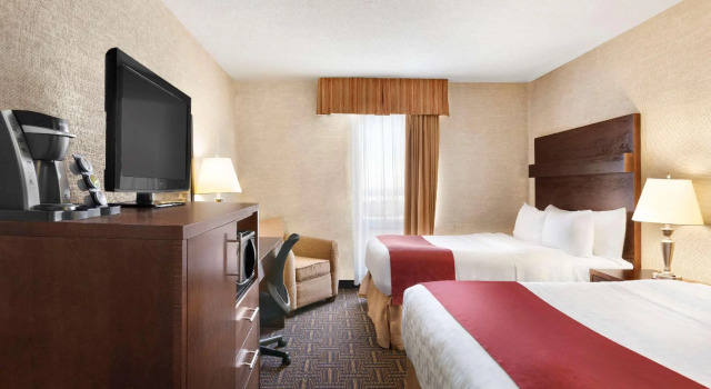 Четырёхместный номер Standard Travelodge by Wyndham North Battleford