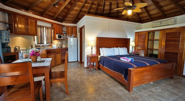 Cocotal Inn and Cabanas, Rezervovat Hotel Hotely v San Pedro s parkováním, Parkování