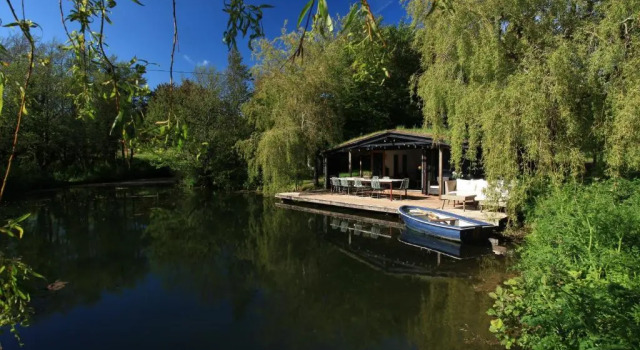 The Lakehouse, Забронировать Гостевой дом Отели Англии с бассейном, Бассейн