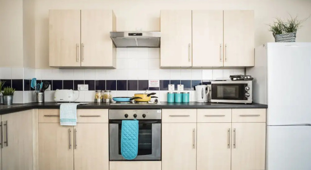 Кровать в общем номере с 6 комнатами Newport Student Village