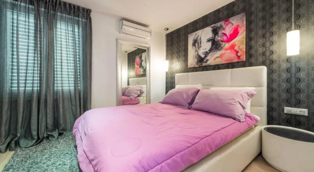 Apartment Violet