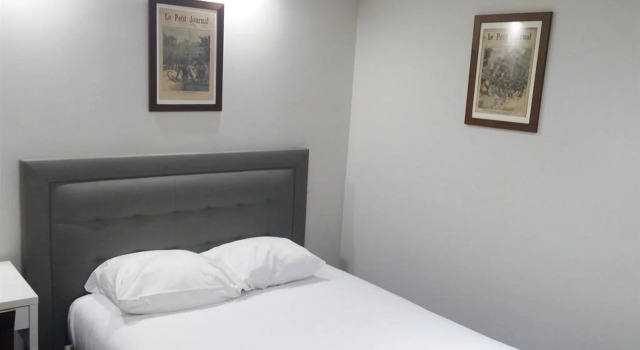 HOTEL SAVOY, Забронировать Отель 10-й округ: Республика Париж, рядом с Oasis d'Aboukir