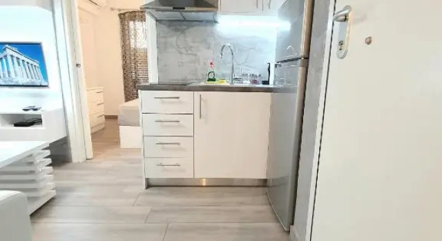 Lux apartment 13 with yard in the heart of Athens, Забронировать Апартаменты/квартира Афины Острова Саронического залива - Аттика, рядом с Холм Филопаппос