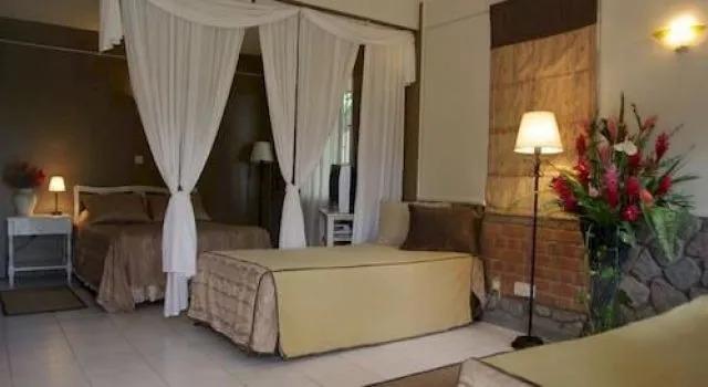 Evergreen Hotel, Buchen Sie Hotel Hotels & Unterkünfte in Pointe Michel, Hotel