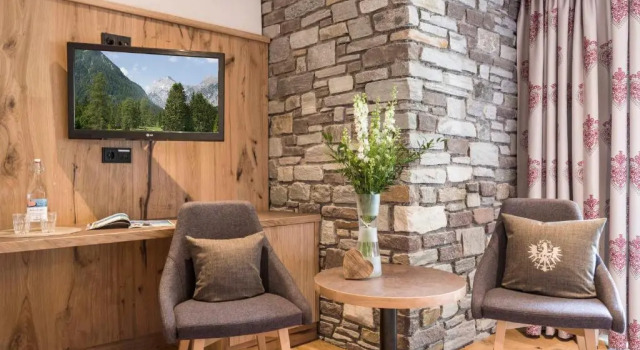 Двухместный полулюкс Hotel Karlwirt