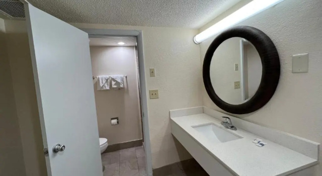 Двухместный номер Deluxe James River Inn & Suites
