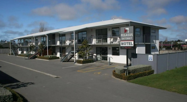 Pegasus Gateway Motels & Apartments, Забронировать Апартаменты/квартира Отели Craigieburn Valley Ski Club с парковкой, Парковка
