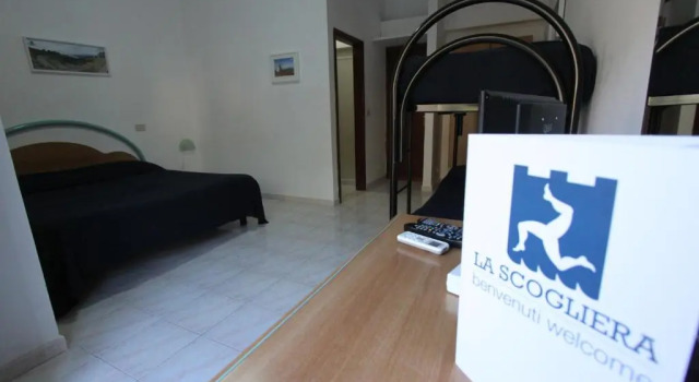 Четырёхместный номер Standard Hotel Ristorante La Scogliera