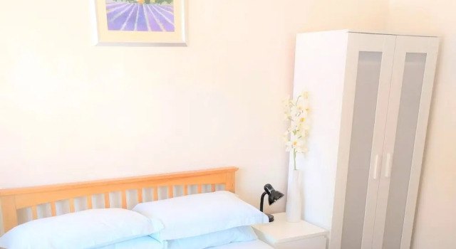 2-bedroom House Near Town With Superfast Wi-fi, Book Hotel Hoteller i Sittingbourne med parkering, Parkering
