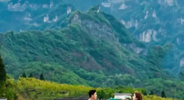 Четырёхместный семейный номер Standard с видом на горы Tianmen Boutique Hotel-Free pickup from Tianmenshan-English services-Near the Tianmen Cableway