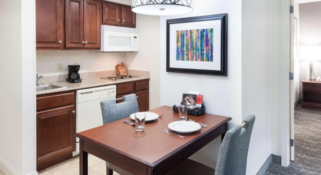 Четырёхместный люкс с 2 комнатами Homewood Suites by Hilton Huntsville-Village of Providence