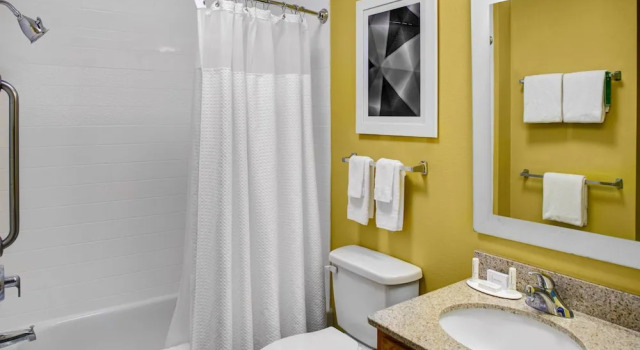 Люкс c 1 комнатой TownePlace Suites Fresno