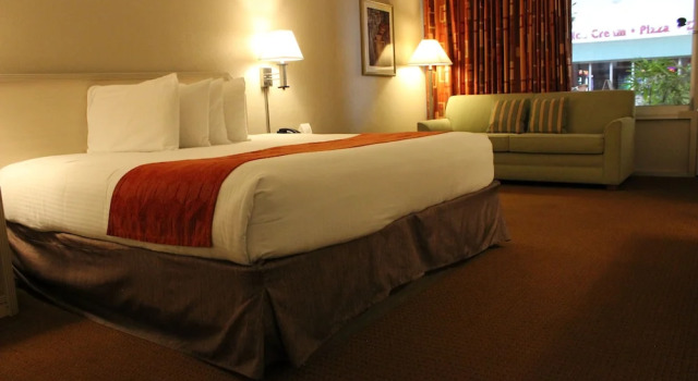 Двухместный номер с видом на внутренний двор Ramada by Wyndham Kissimmee Gateway
