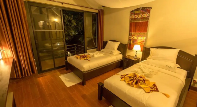 Pou Villa, Rezerwuj Willa Hotele w Luang Namtha z parkingiem, Parking