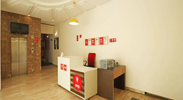 OYO Flagship Delhi Airport, Забронировать Отель Отели Нью-Дели с завтраком, Завтраки