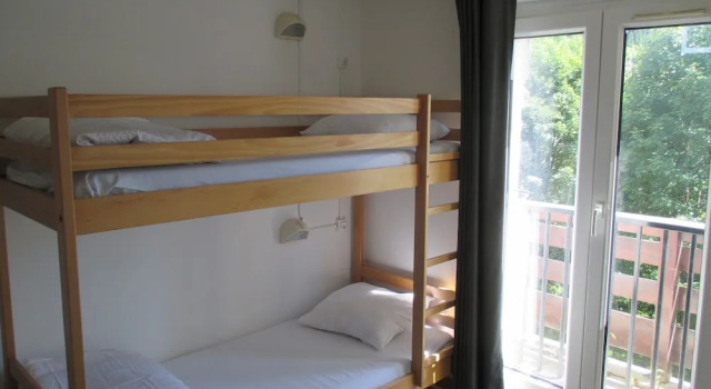 Четырёхместный номер Standard Auberge de Jeunesse HI Chamrousse