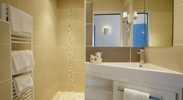 Двухместный номер Comfort Logis Hôtel Corintel Bordeaux Est