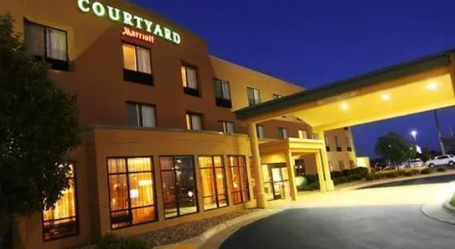 Люкс с 2 комнатами Courtyard by Marriott Fargo Moorhead, MN