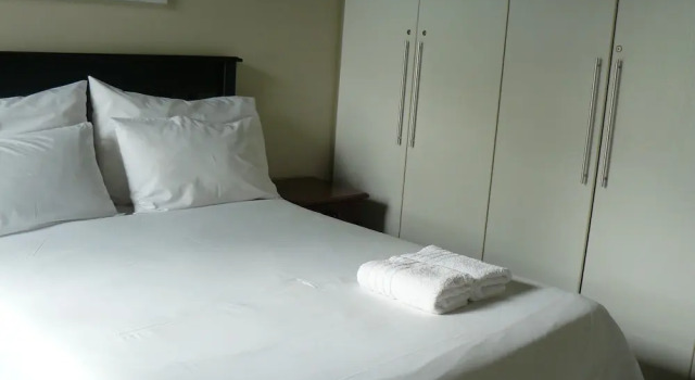 Кровать в общем номере See More Guest House