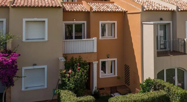 Charming 4-Bed Villa in Denia