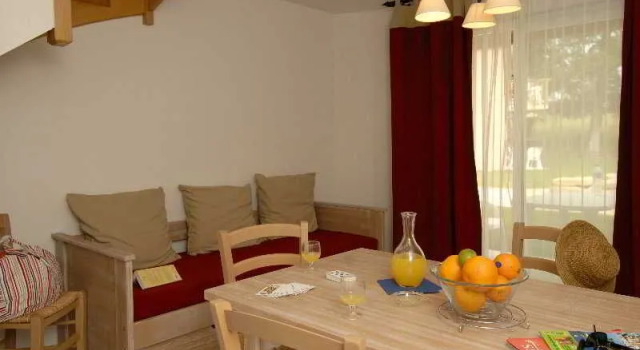 Résidence Odalys Le Hameau du Lac, 预订 酒店 里尼亚克 Aveyron