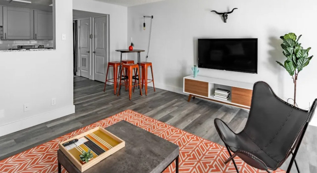 WanderJaunt - Camelback East Apts