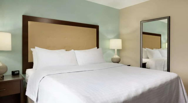 Двухместный люкс c 1 комнатой Homewood Suites by Hilton Kalamazoo-Portage