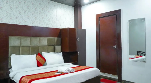 Hotel Cladis by Quadis - Sector 15 Noida