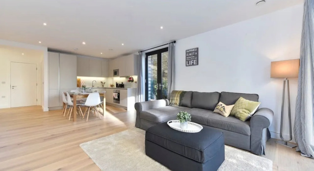 Bright, Spacious 2 bed Flat in Battersea, Sleeps 6, Забронировать Отель Отели Англии 3 звезды, 3*