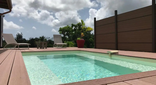 Villa neuve de standing en bois avec piscine, Rezerwuj Willa Sainte-Anne Grande-Terre