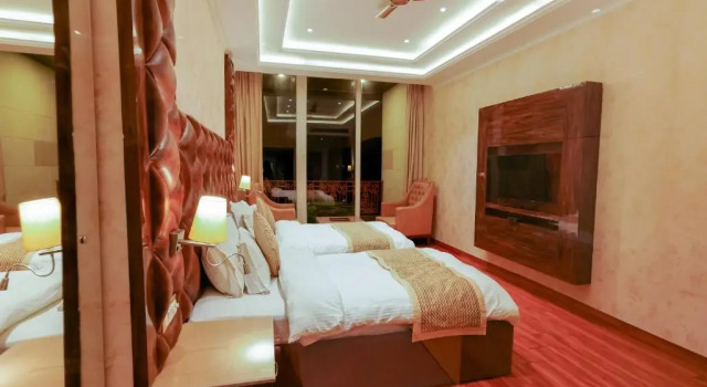 Grand Him Queen Hot And Cold AC Centralized