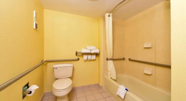 Номер Standard Best Western Louisville East Inn & Suites