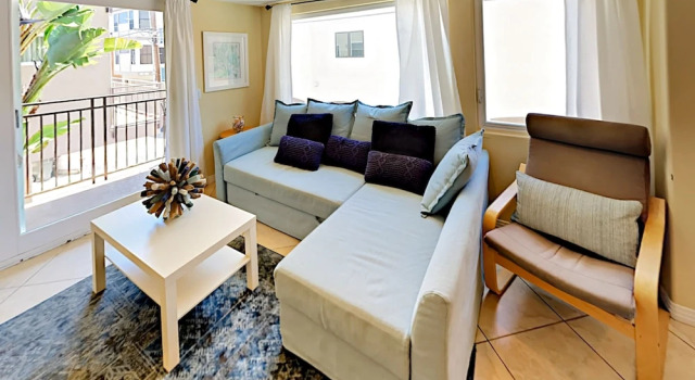 3br W/ Garage & Rooftop Deck - 1 Block To Beach 3 Bedroom Townhouse