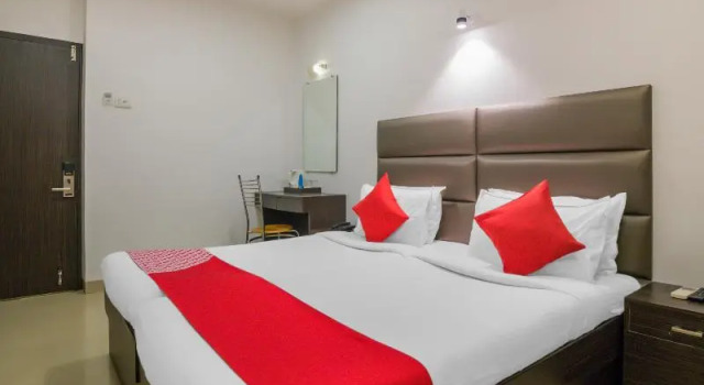 Номер Standard Hotel Supreme - Cuffe Parade