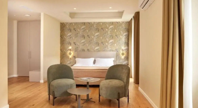 Полулюкс Antum Hotel