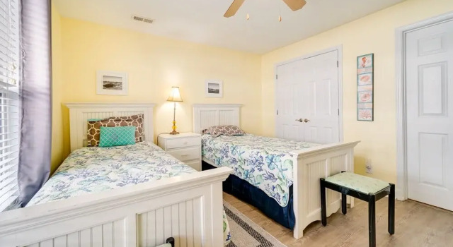 Апартаменты Oak Island Vacation Rental ~ 1 Block to Beach!