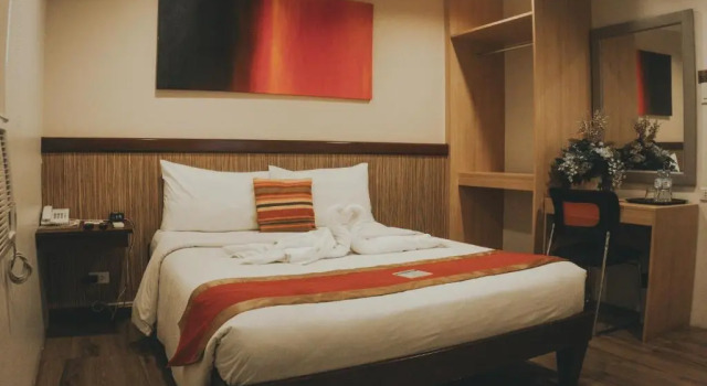 Двухместный номер Standard NS Royal Hotel