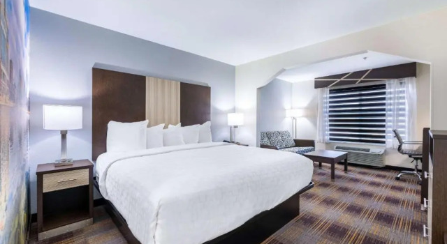 Люкс Clarion Pointe Madison-Huntsville