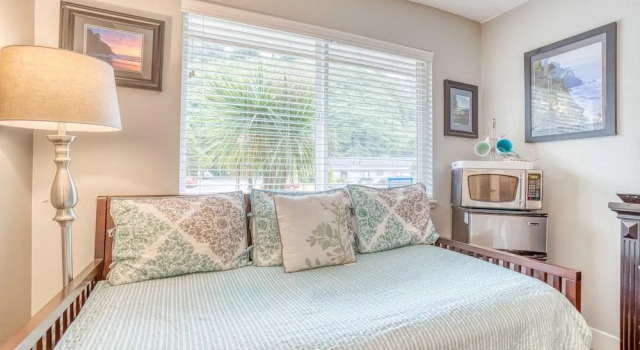 The Dugout #128, Book Hotel Neskowin Oregon Coast
