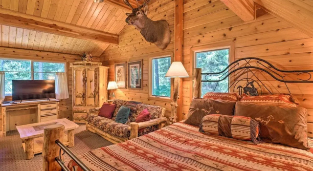 Коттедж Secluded Leavenworth Cabin on Chiwawa River!